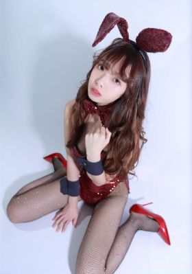 三个美妇跪着用嘴伺候高h_HD超清在线观看